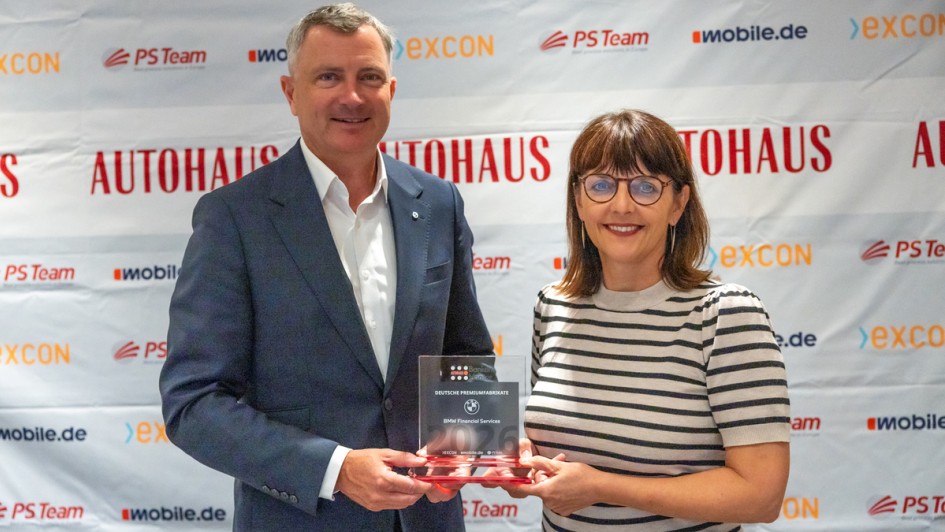 Bei den "Deutschen Premiumfabrikaten" erkämpfte BMW (1,87) das oberste Treppchen: Tobias Moll und Karin Korber (beide BMW Bank)