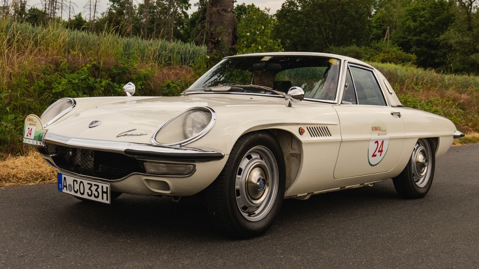Mazda 110 S Cosmo