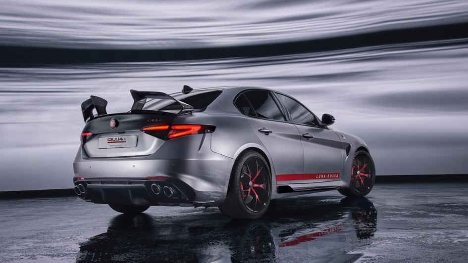 Alfa Romeo Giulia Quadrifoglio Luna Rossa