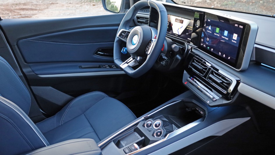 Cockpitfoto in die Alpine A290 von der Beifahrerseite aus.