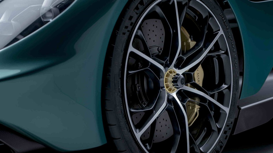 Aston Martin Valhalla
