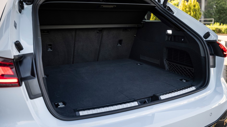 Audi A5 Avant e-hybrid quattro