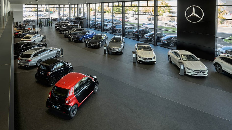 
Auto-Scholz Bamberg; Autohaus; Mercedes-Benz; Mercedes Autohaus; MAR2020; Mercedes-Showroom; Mercedes-Logo; Mercedes-Stern; Mercedes-Handel; Showroom