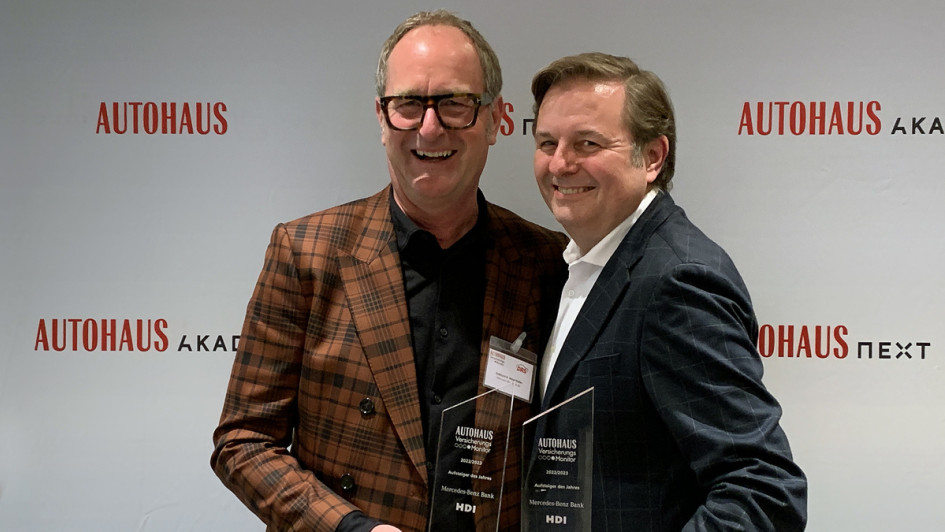 AUTOHAUS VersicherungsMonitor 2022/23