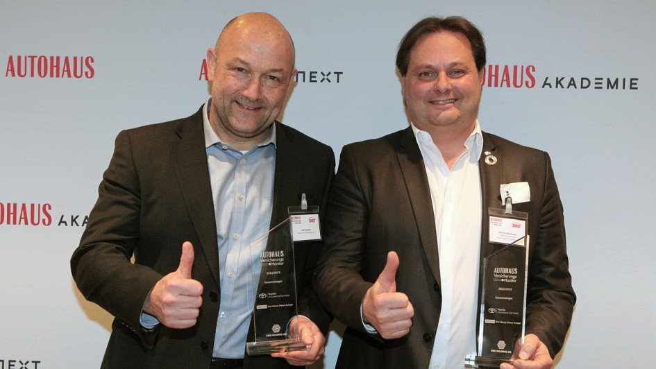 AUTOHAUS VersicherungsMonitor 2022/23