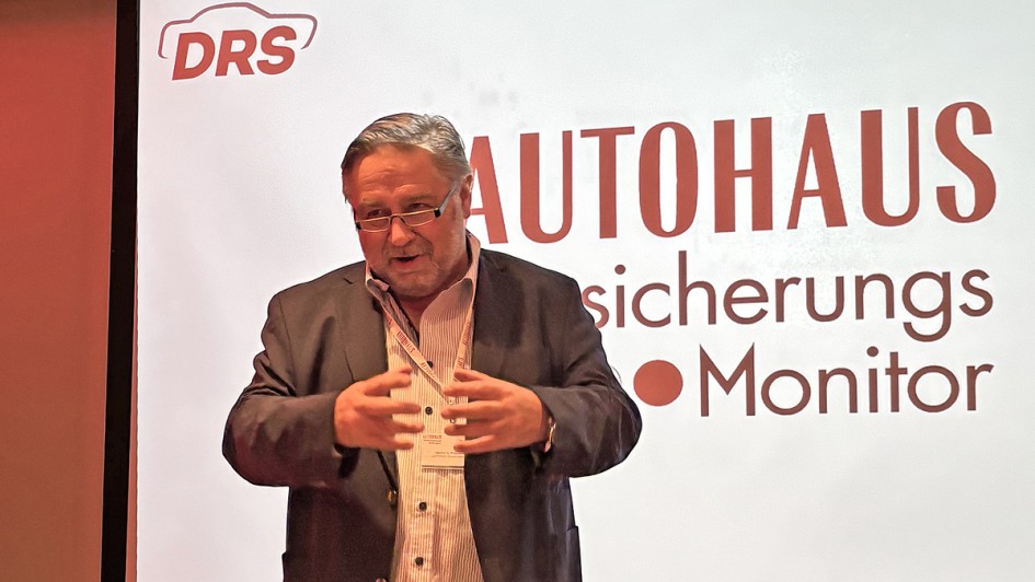 AUTOHAUS VersicherungsMonitor 2025