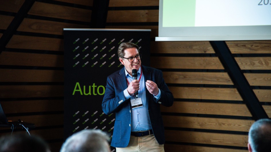 Axel Zurhausen, B2B Sales at Volvo Car Germany, bei der Eröffnungsmoderation des Autoflotte Business Forums powered by Volvo