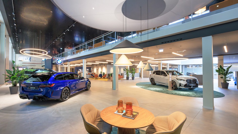 BMW Niederlassung Frankfurt Showroom