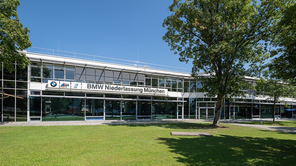 BMW Niederlassung München mit Retail.Next-Gestaltung