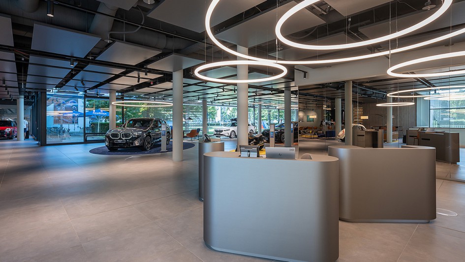 BMW Niederlassung München mit Retail.Next-Gestaltung