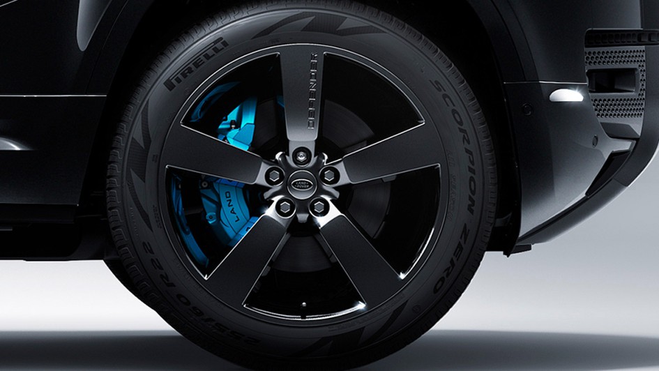 Land Rover Defender 007