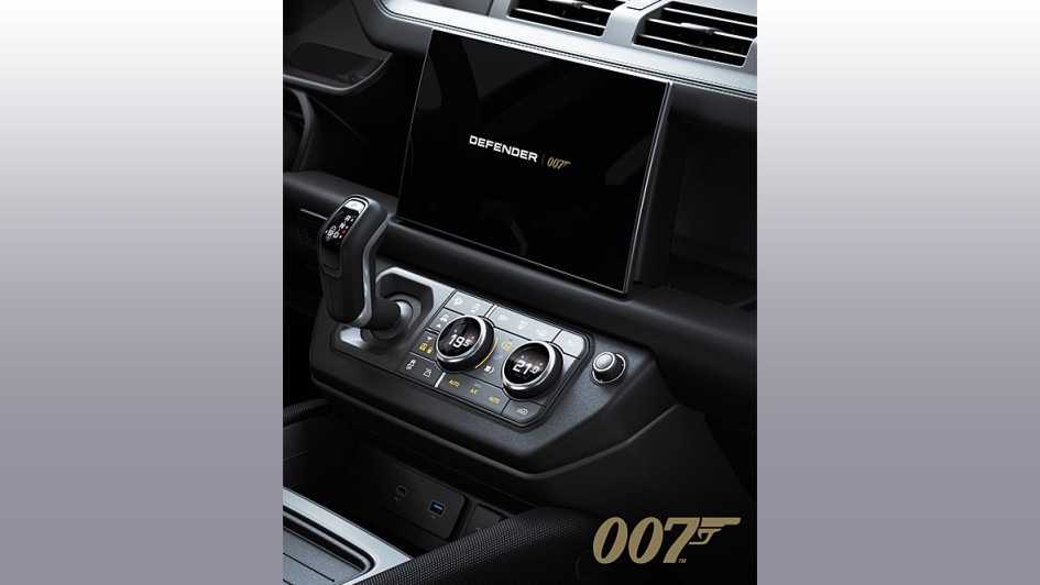 Land Rover Defender 007