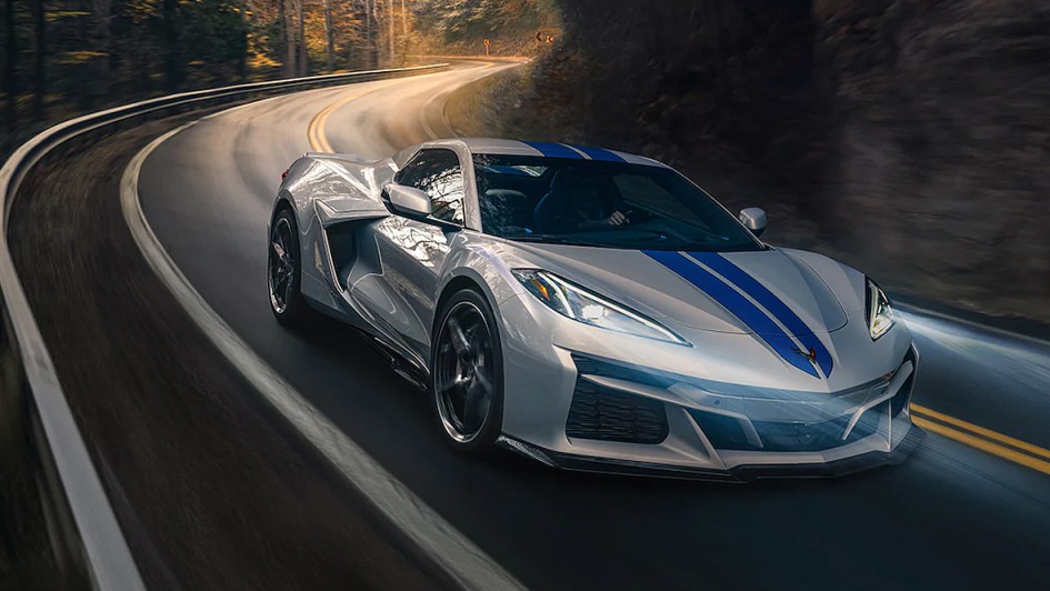 Chevrolet-Corvette-E-Ray-3