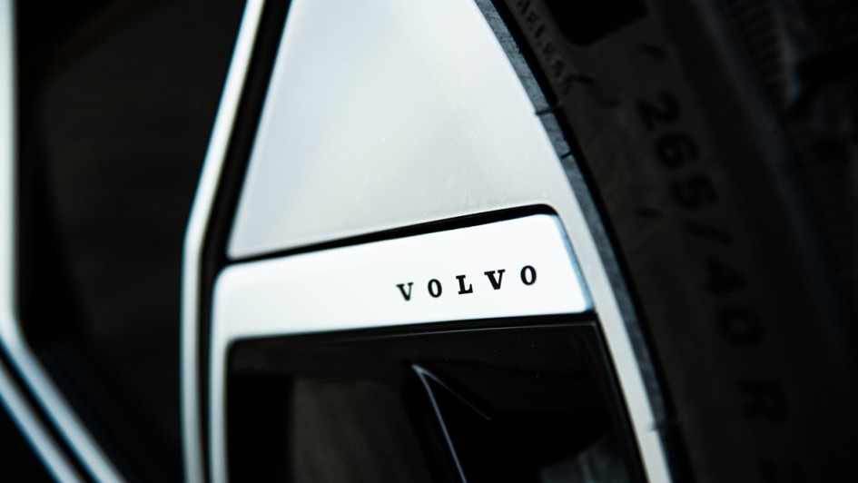 22-Zoll-Alurad am Volvo EX90 im Detail 