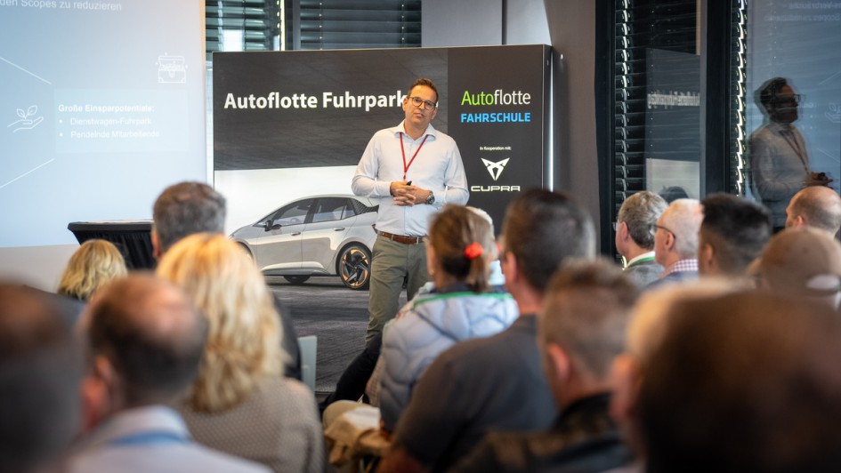 Pleines von Volkswagen Financial Services referiert über CSRD-Themen 