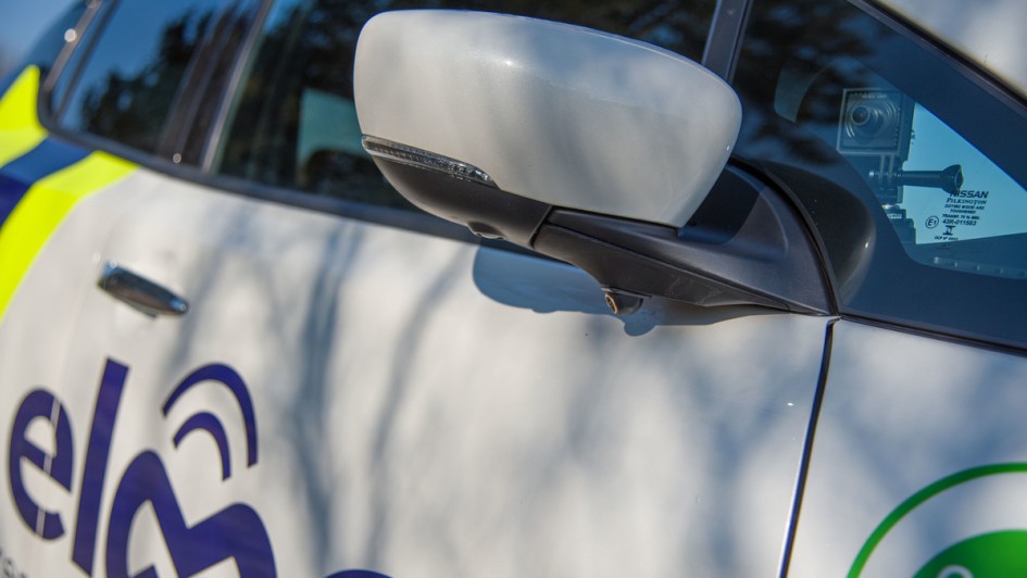 Die Fahrzeuge werden mit zusätzlichen Kameras ausgestattet, damit jede Ecke ums Auto erfasst werden kann