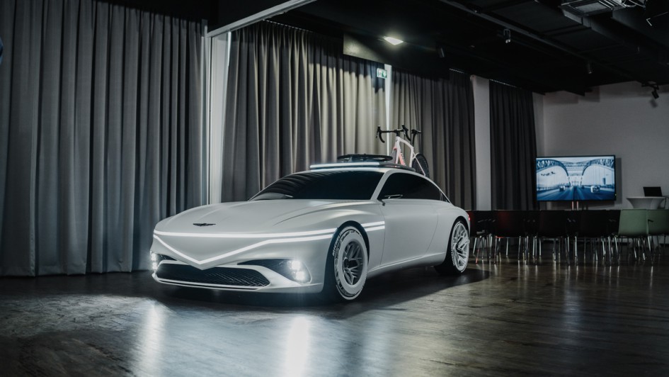 Genesis Pinarello in der Motorworld München