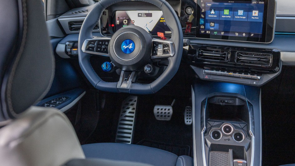 Cockpit der Alpine A290 Premiere Edition von hinten fotografiert