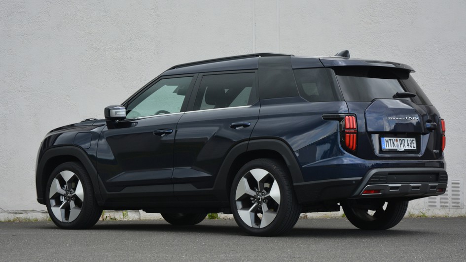 KGM Torres EV Test (2025)