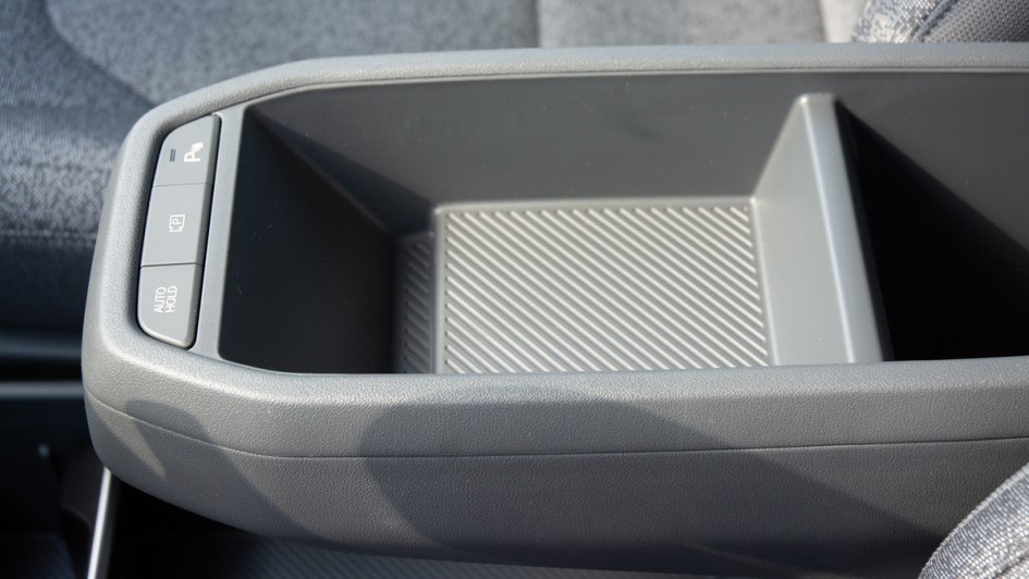 Kia EV2 Test (2026), Elektroauto, Mittelkonsole, Fach