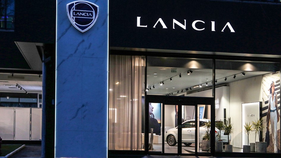 Lancia-Flagshipstore-Milano-1