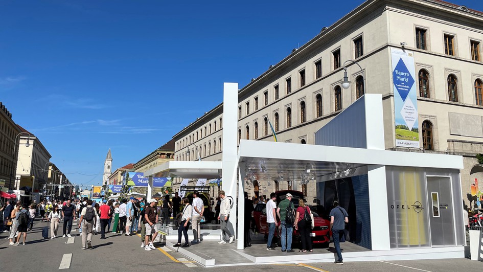 Auf der Leopoldstraße ist immer was los. Hier ist es für sechs Tage die IAA Mobility