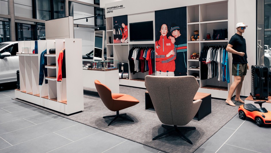 Löhr & Becker AG: Vier neue Porsche Destination