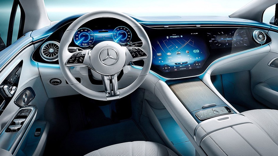 Mercedes EQE (2022)