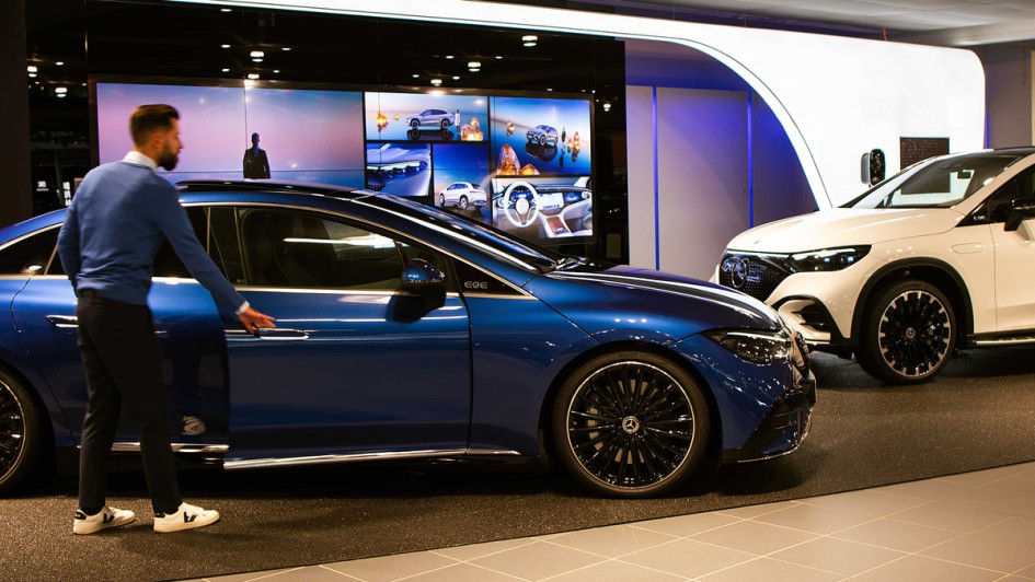 Mercedes-Benz Brand-Center München