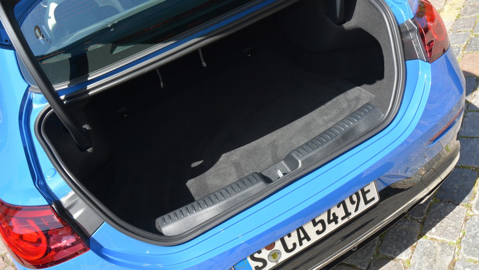 Mercedes-Benz CLA Test (2025)