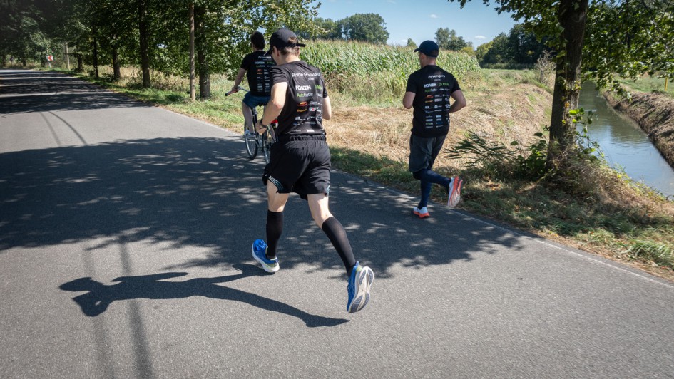 ALD und Leaseplan Run For Charity Nico allein auf weiter Flur