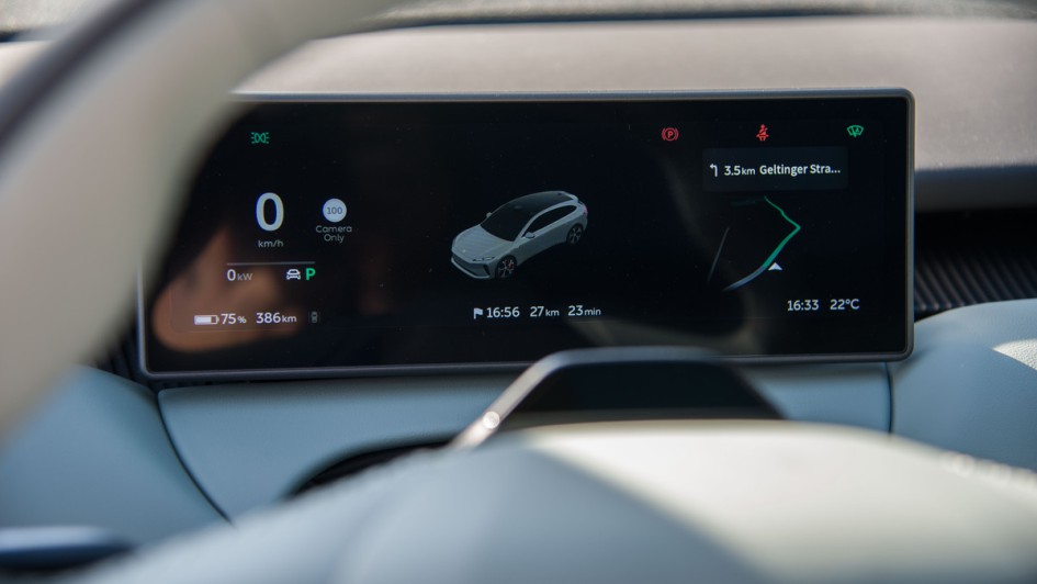 Detailfoto des Kombiinstruments im Nio ET5