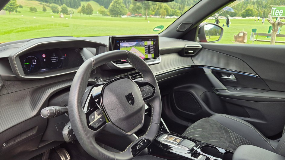 Peugeot e-2008 Test (2025)