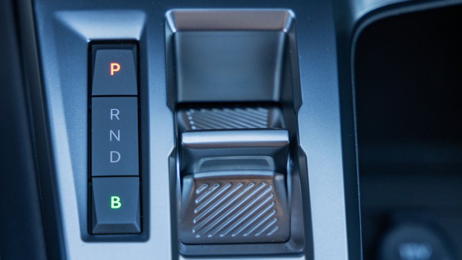 Foto vom Schalthebel im Peugeot 308 Elektro