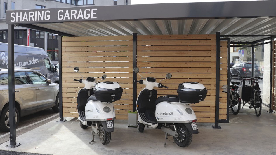 Im Wohngebiet sollen die E-Mobile helfen, klimaneutral unterwegs zu sein.