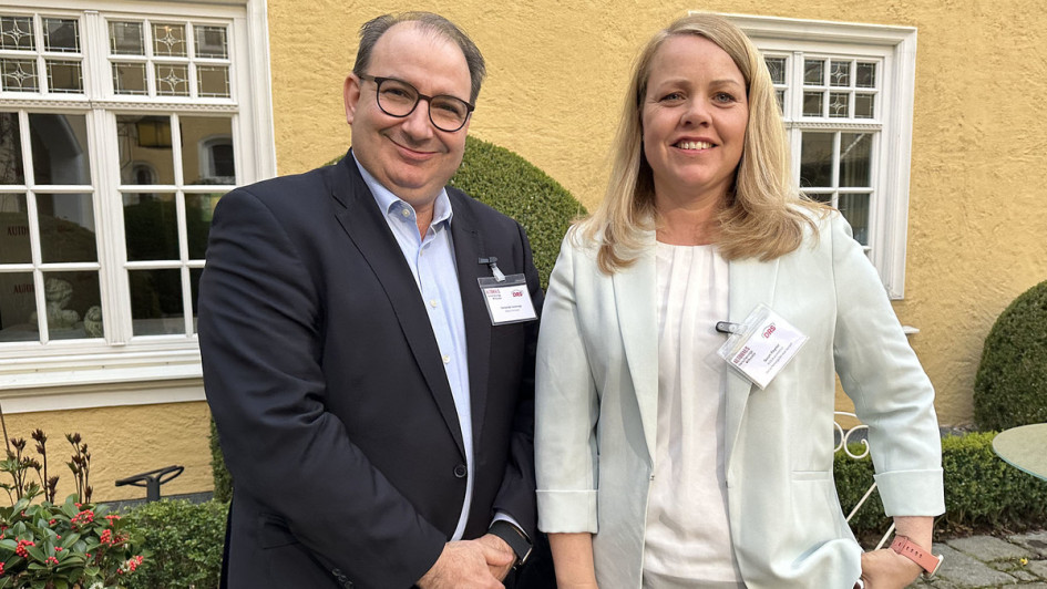 AUTOHAUS VersicherungsMonitor 2022/23