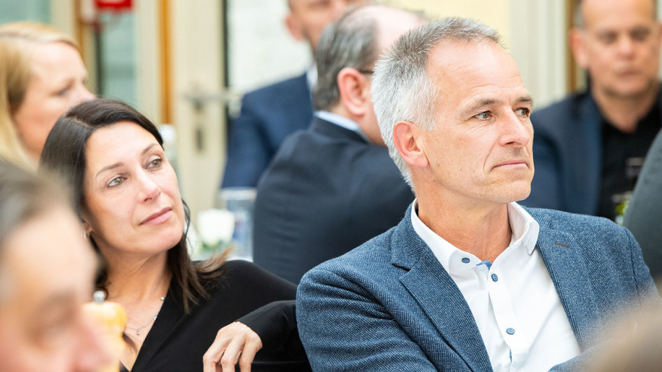 AUTOHAUS VersicherungsMonitor 2022/23