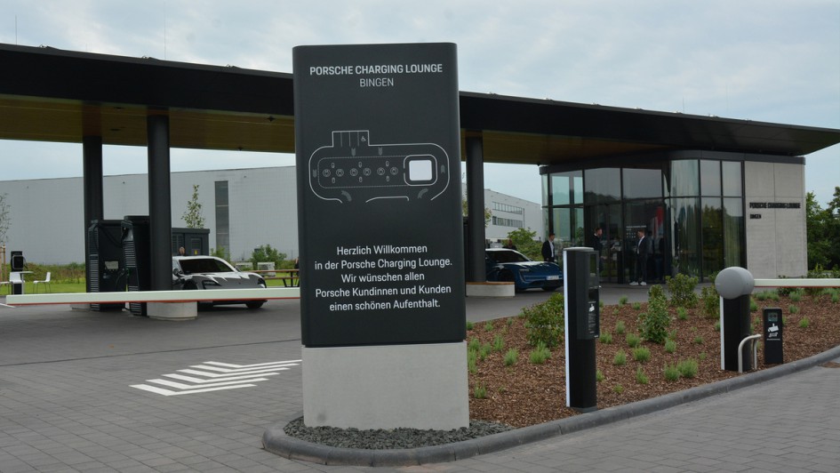 Porsche Charging Lounge