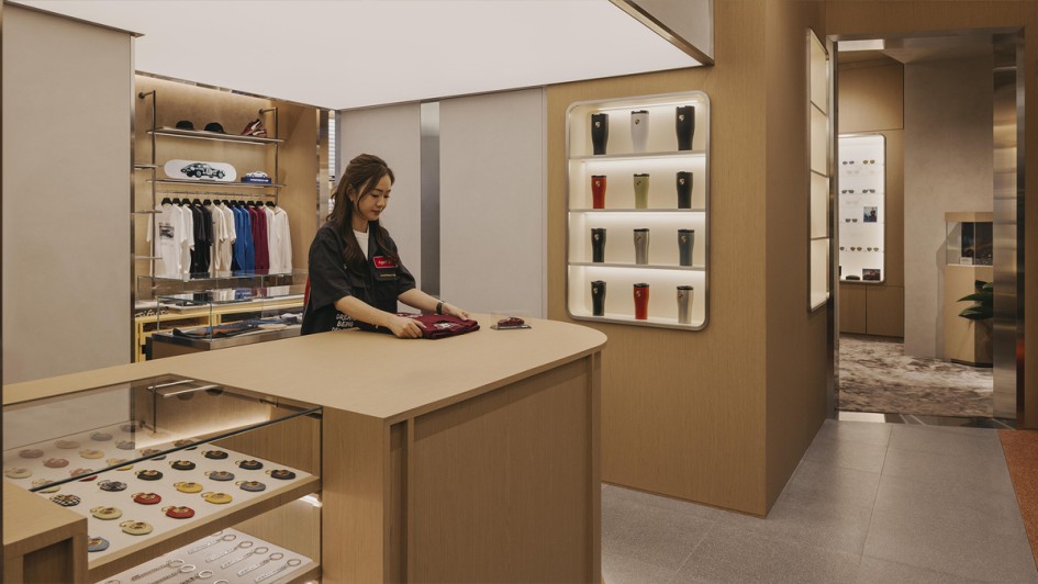 Porsche at Jewel Singapur