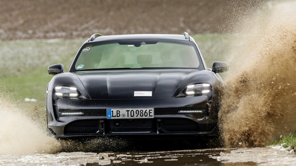 Porsche-Taycan-CrossTurismo-Proto-7