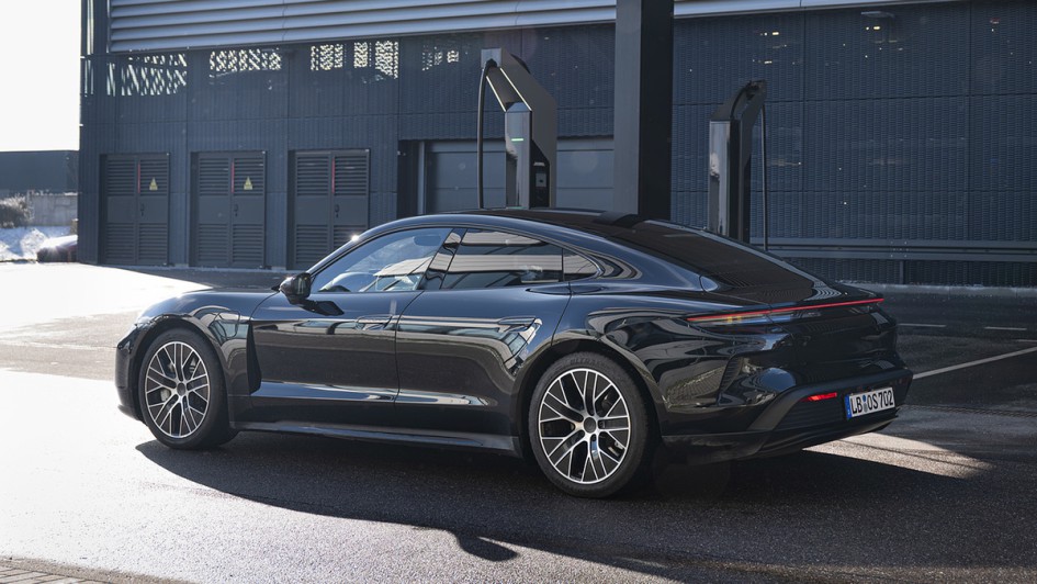 Porsche Taycan (2024)