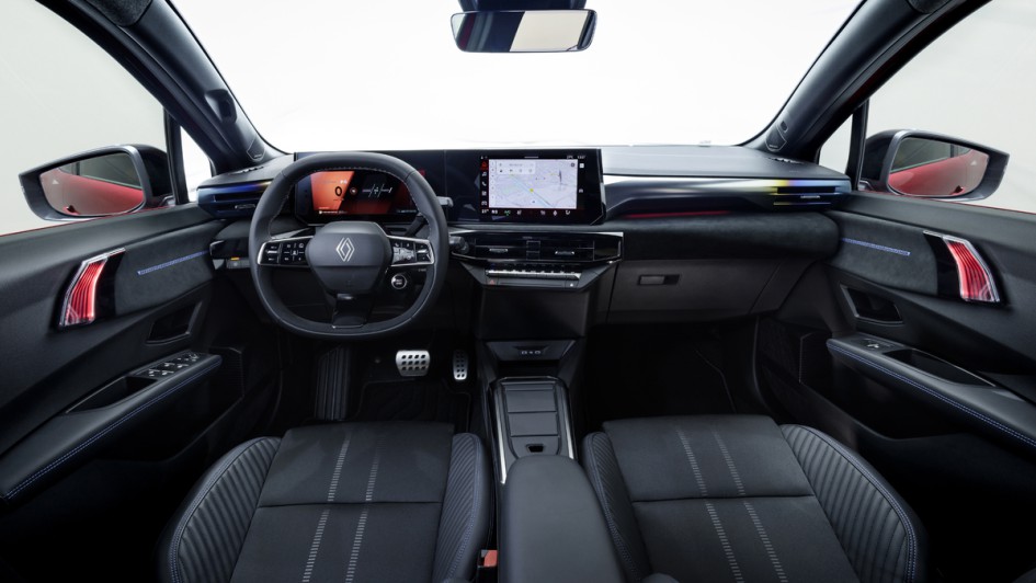Gesamtansicht des Renault Clio Cockpits
