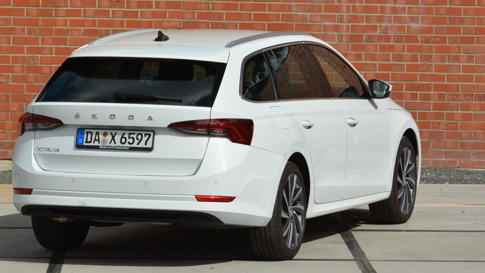 Skoda Octavia Test (2023)