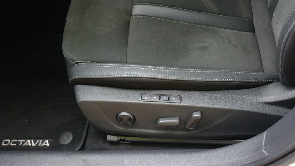 Skoda Octavia Test (2023)