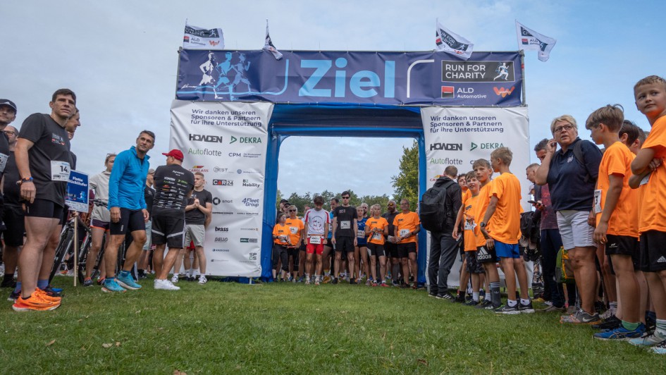 Start um 8.30 UHr des ALD und Leaseplan Run For Charity 2024