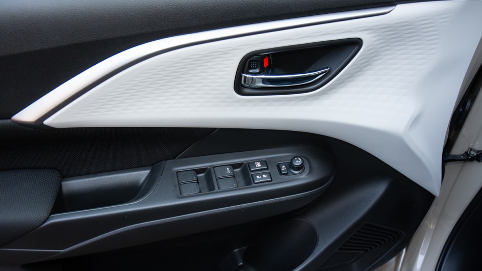 Suzuki Swift, Verkleidung, Fensterheber