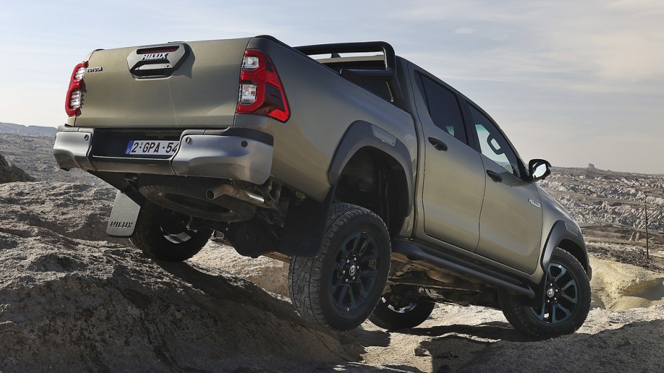 Toyota Hilux Hybrid 48V