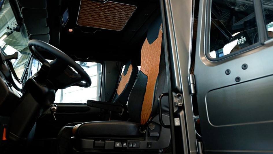 Mercedes-Benz Trucks Unimog