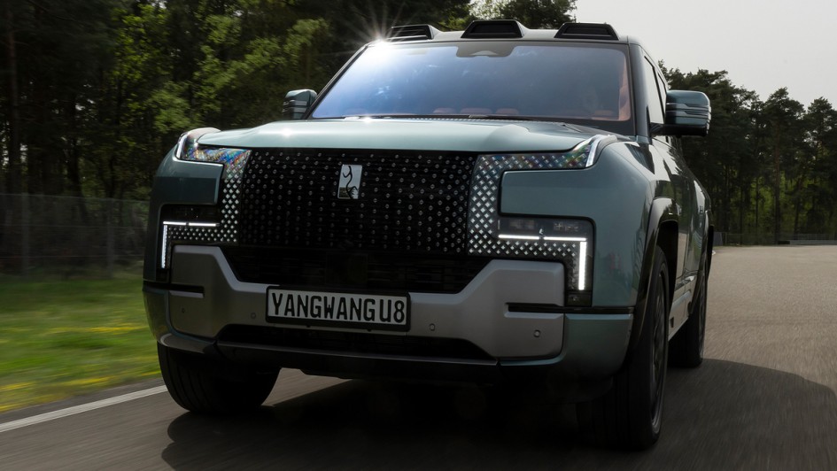 BYD Yangwang U8