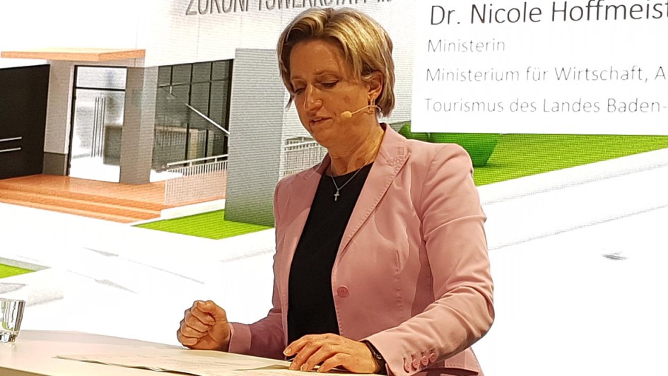 Dr. Nicole Hoffmeister-Kraut 